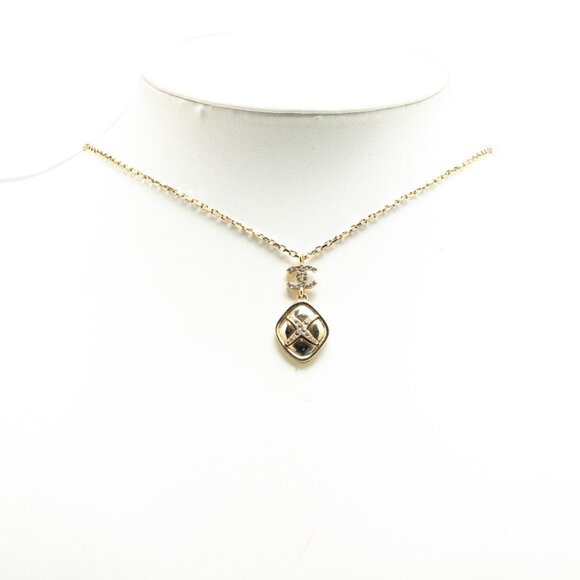CHANEL Gold Diamond Logo Necklace - Picture 4 of 4
